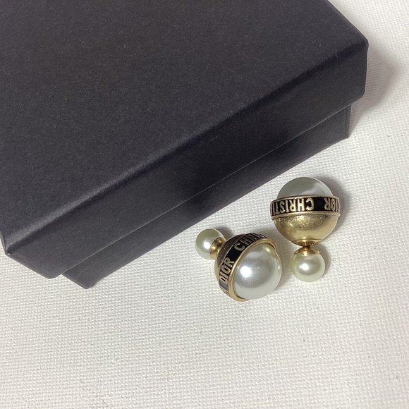 Christian Dior Retro Pearl and Gold Earrings - Picture 1 of 2